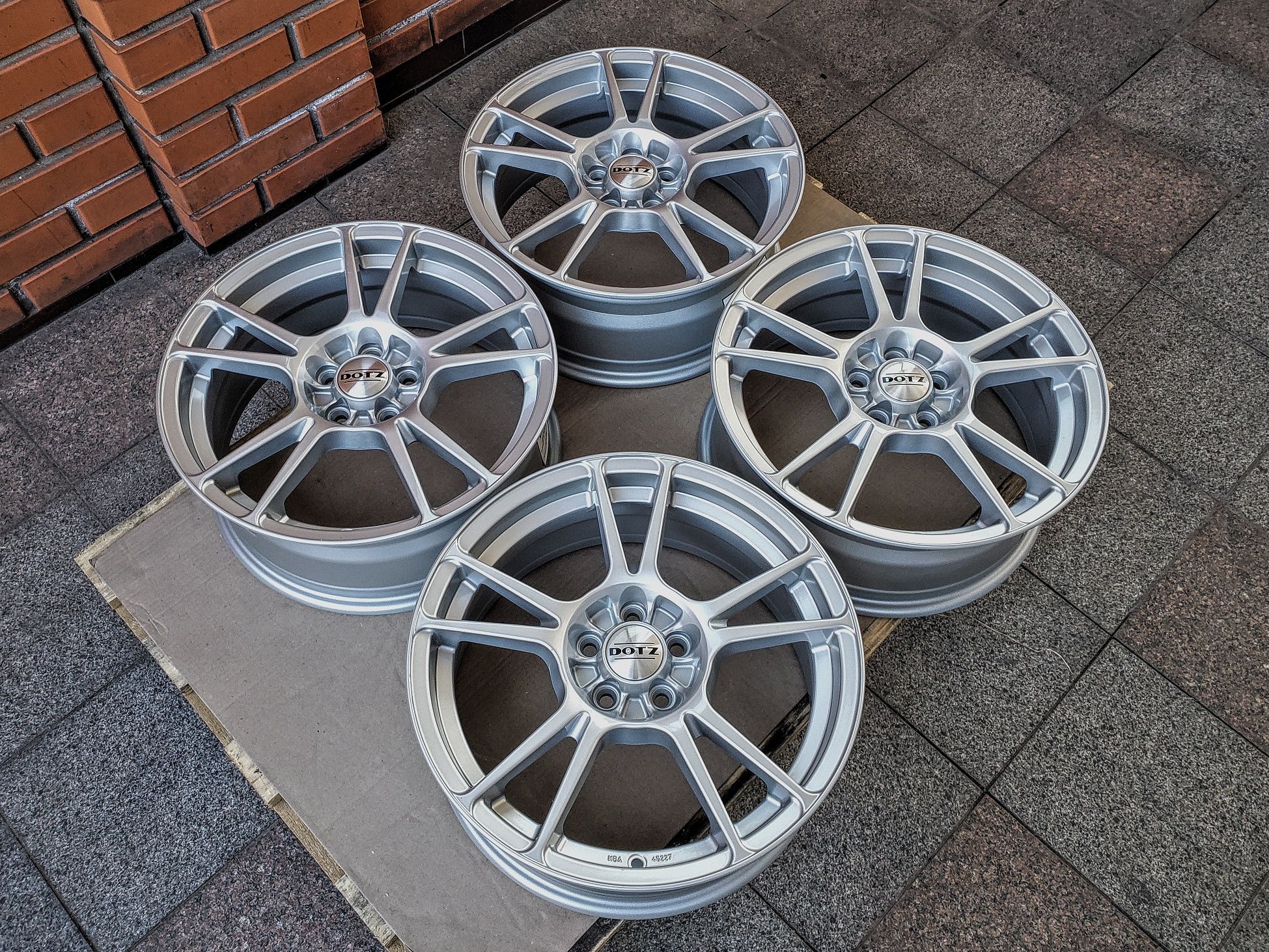 Нові R17 5x100 DOTZ | 7J ET38 ЦО60.1 | Original | Germany | 8.2kg