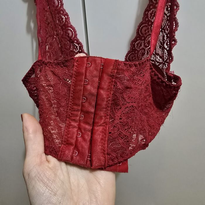 Biustonosz Intimissimi 70C ciemnoczerwony koronkowy