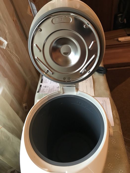 Продам термопот Panasonic