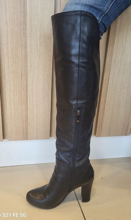 Sprzedam skórzane kozaki.