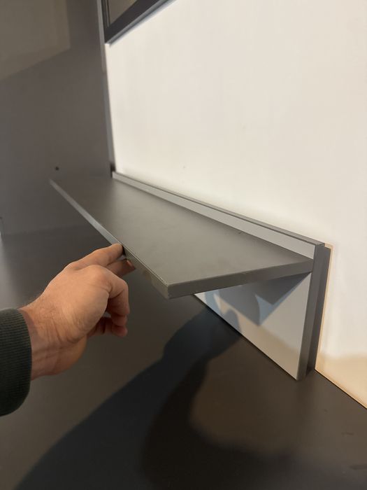 Zestaw mebli młodzieżowych.