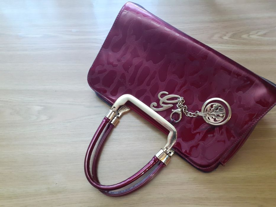 Продам стильную сумку.