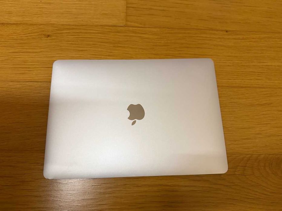 MacBook Pro M1 13”– 16GB RAM / 256GB SSD – Prateado