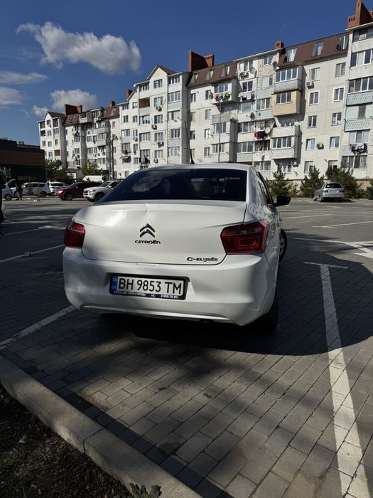 Продам Citroen C Elysee 1.2 2019 рік в гарному стані