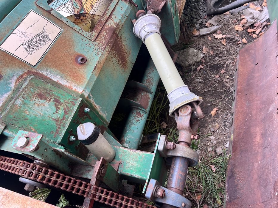 Жатка кукурудзяна КМС 6 з сечкарем. Під Нью Холланд