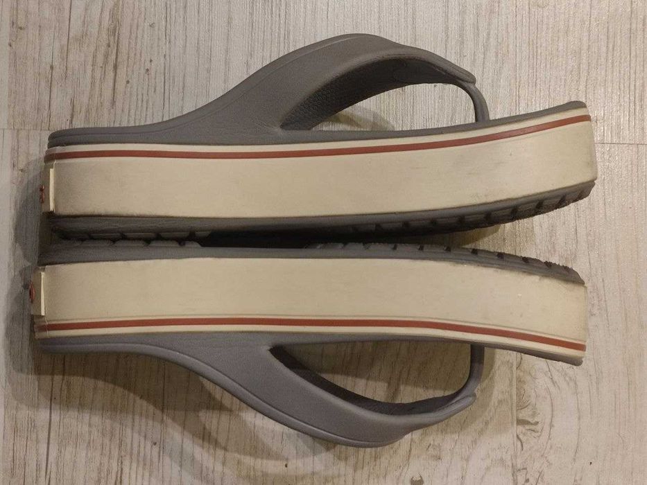 Продаются женские вьетнамки Crocs Jibbitz Crocband Platform Flip