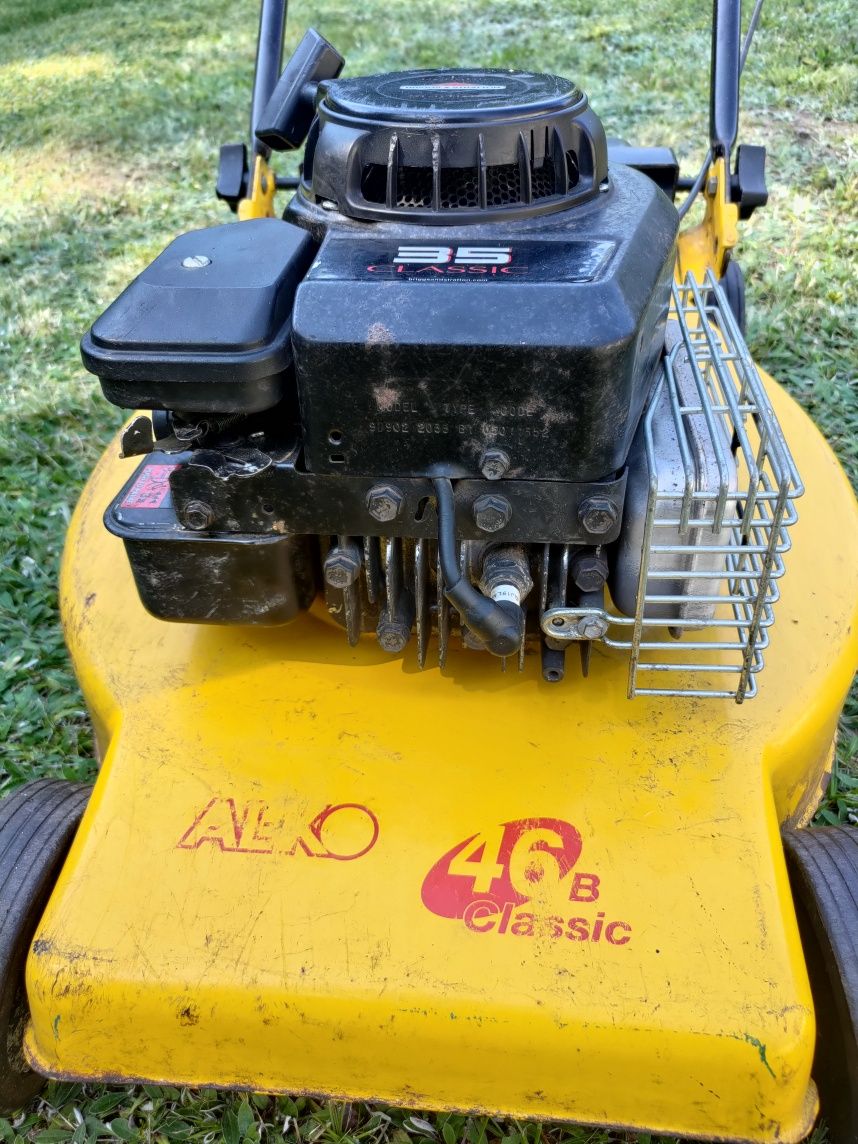 Austriacka kosiarka spalinowa z silnikiem briggs & stratton