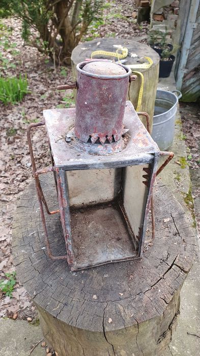 Stara lampa latarnia na świeczkę