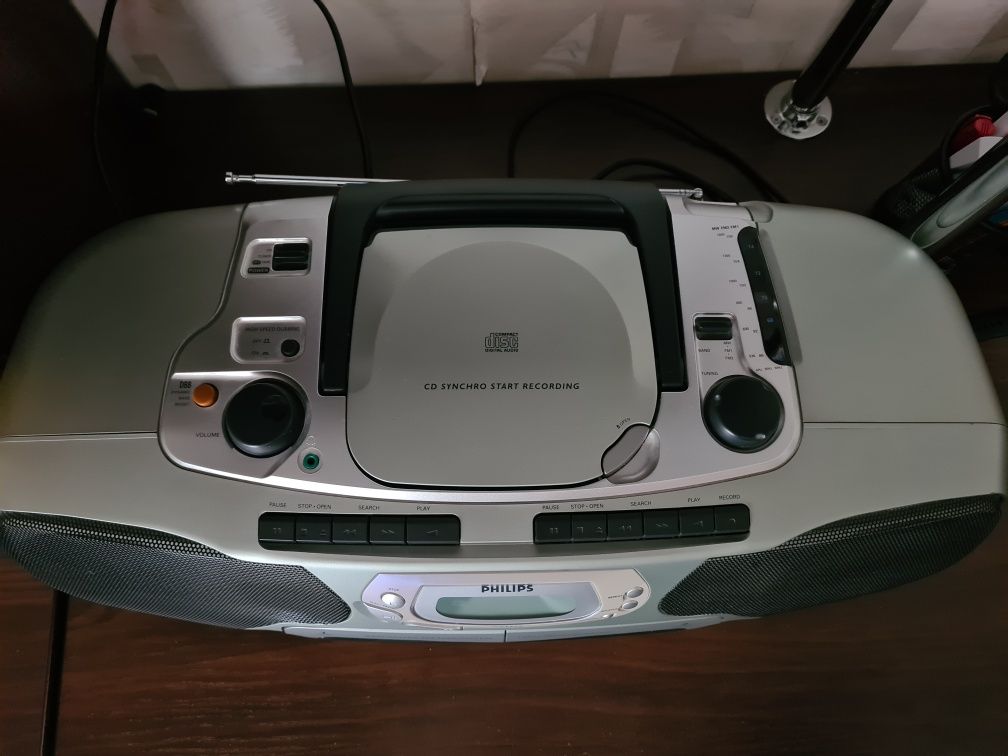 Магнитола Philips az1605