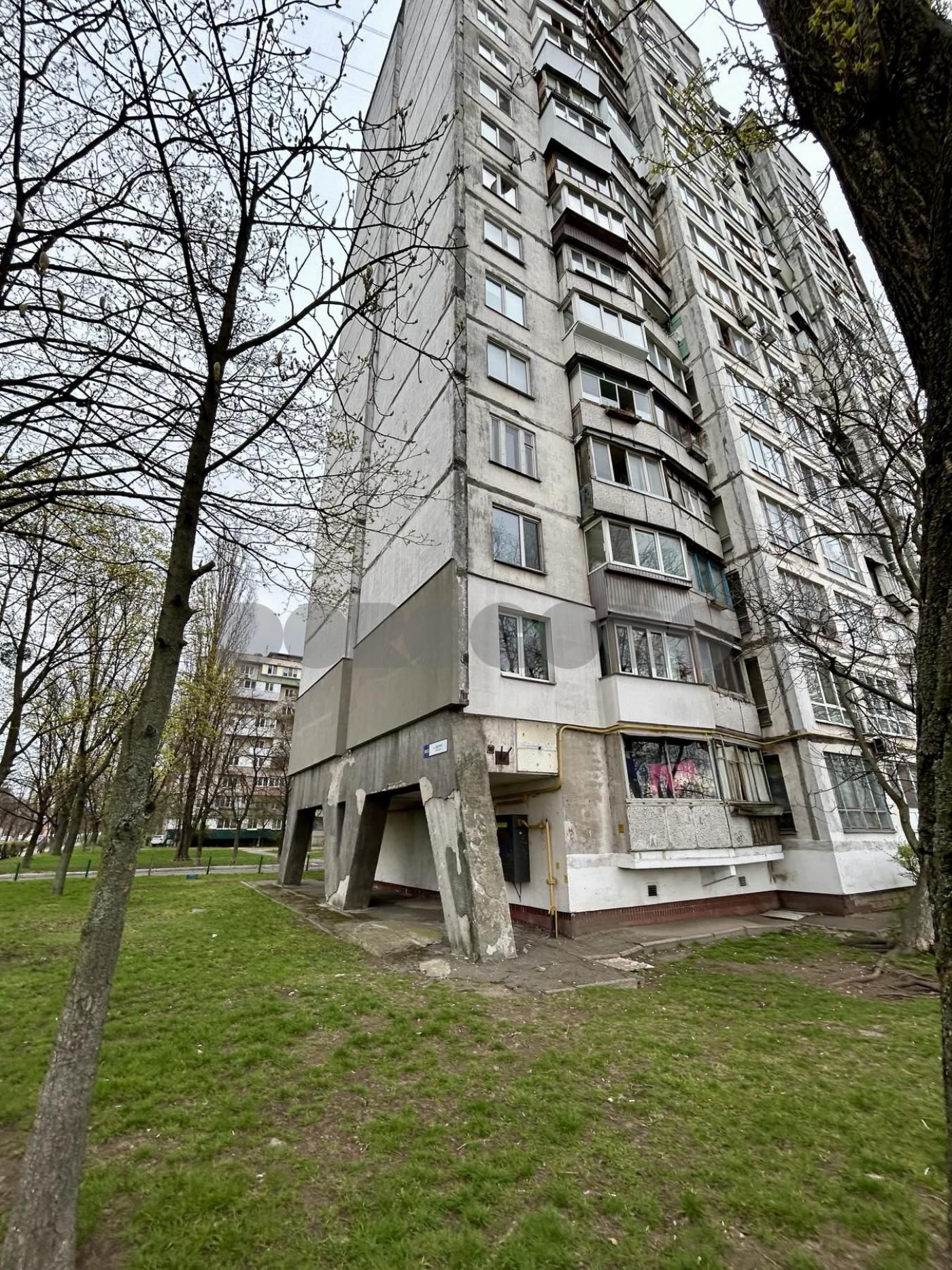 Продаж 3 кімн. кв-ри 70 м2 вул. Зодчих, 68/2