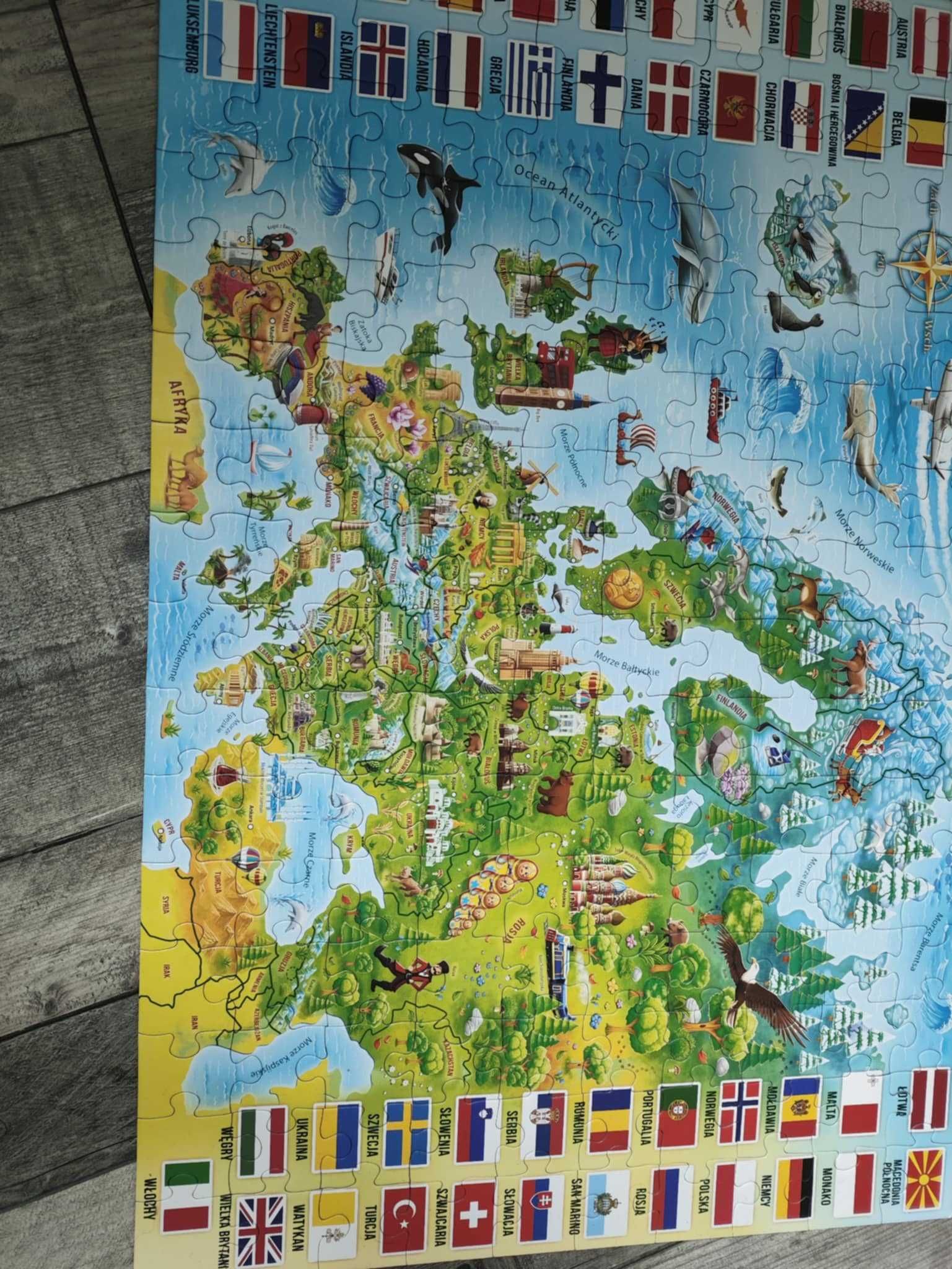 Trzy zestawy puzzli