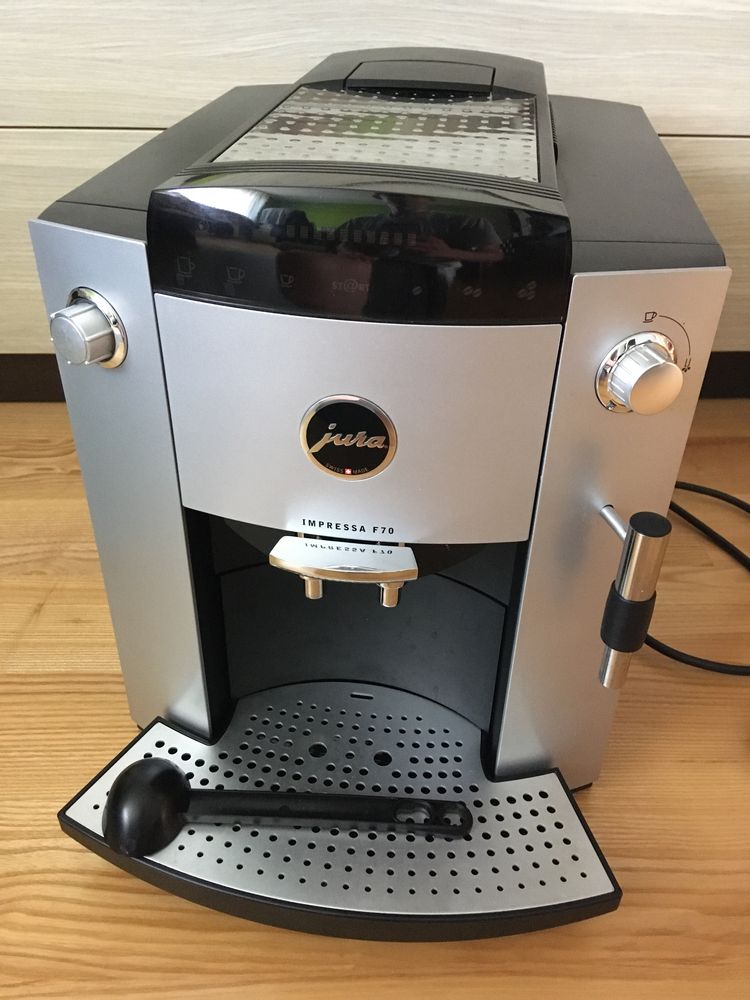 Jura F70 Ekspres do kawy z młynkiem 8950 kaw
