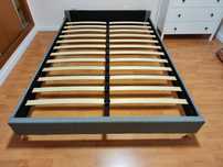 Cama com Estrado 140x200 cm — Excelente Estado