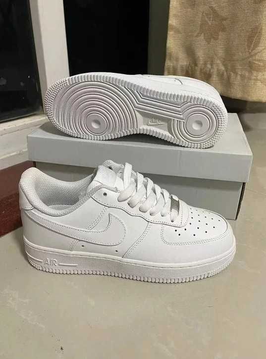 biały\AirF1*Nike nowy UnisexTrampki.40.5