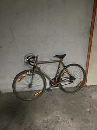 Bicicleta de ciclista antiga