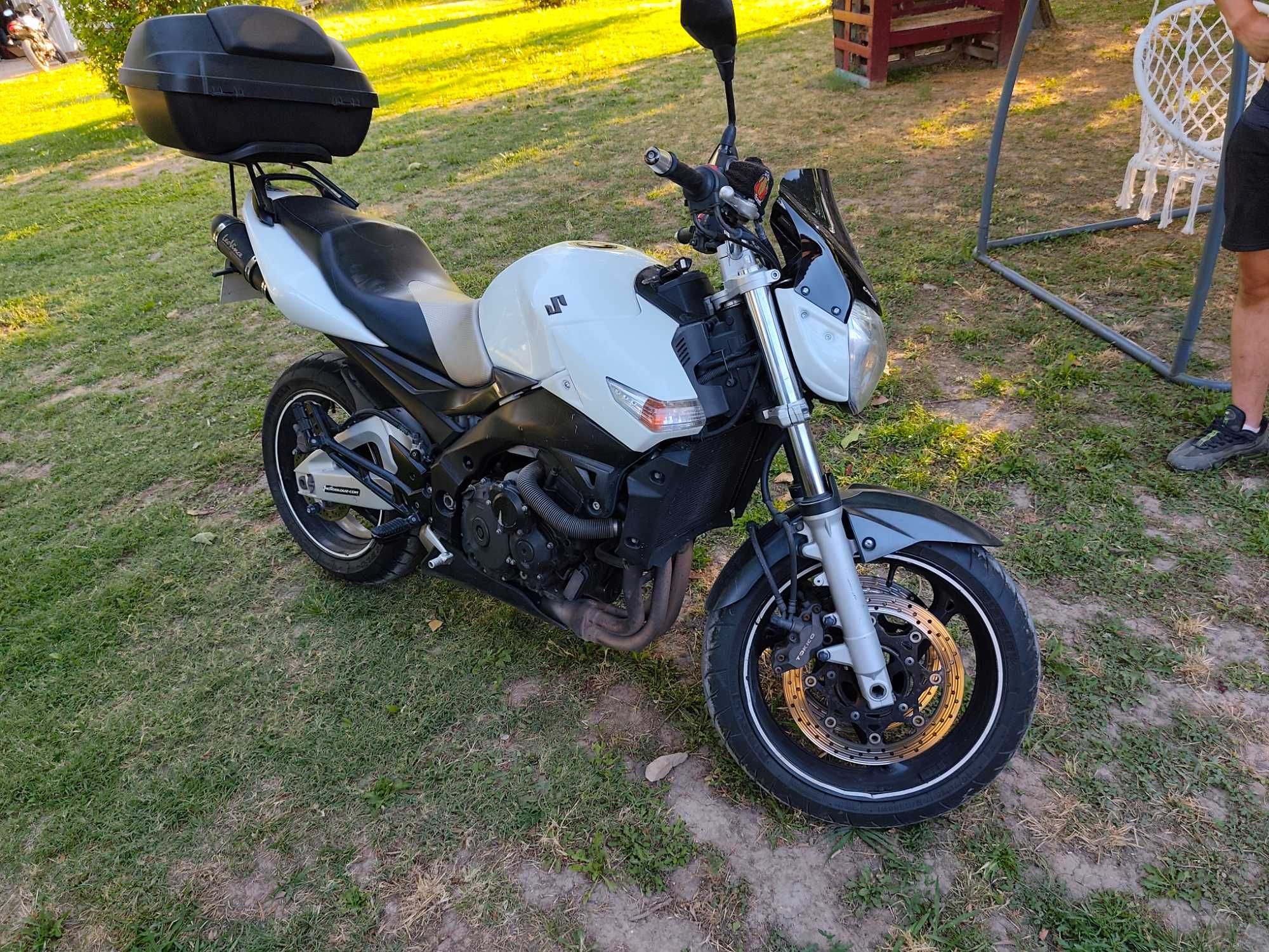 Mota Suzuki GSR 600