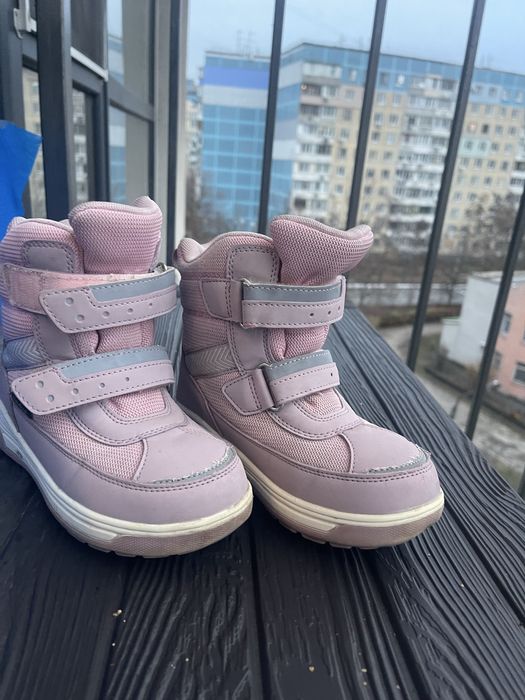 Продам зимові черевики B&G