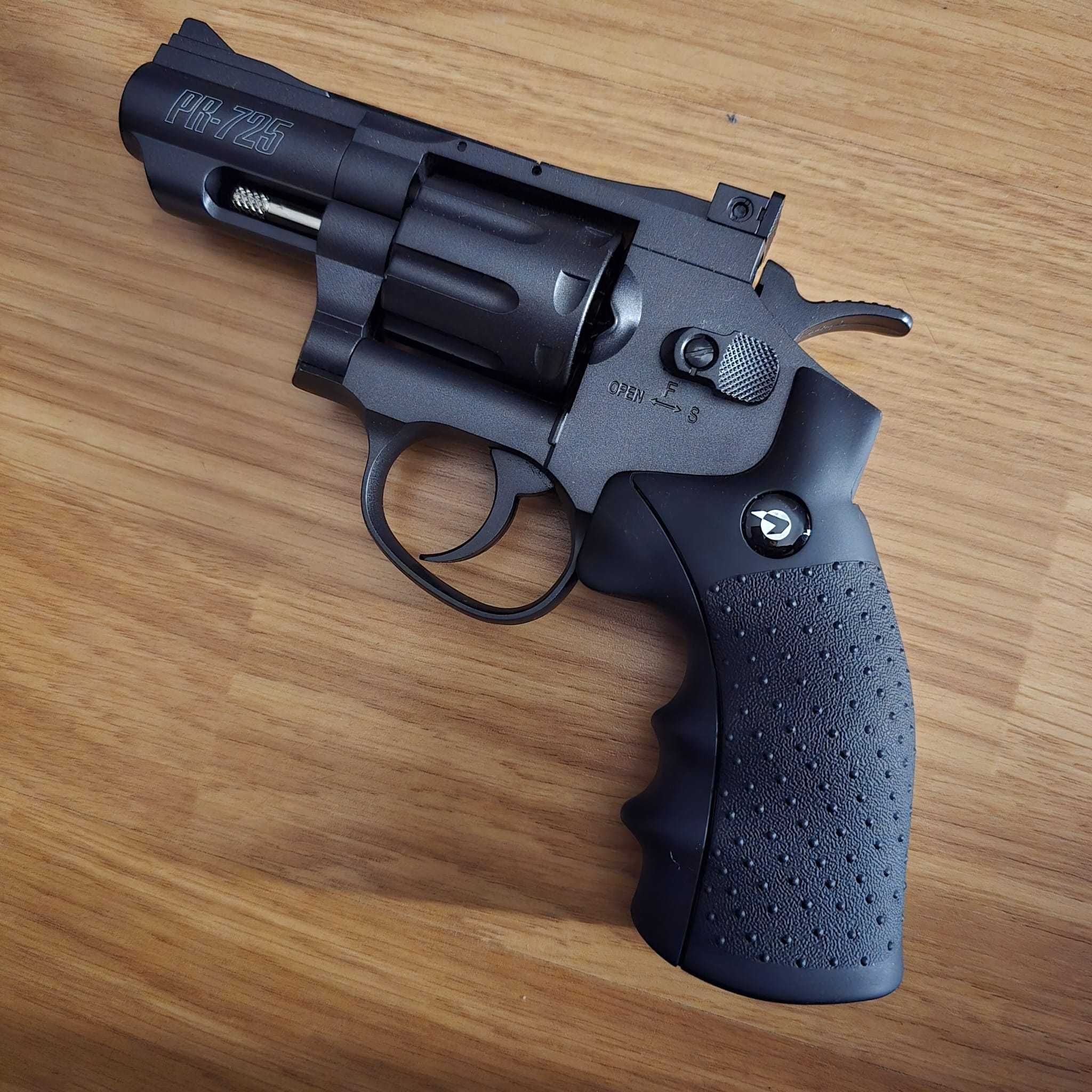 Revólver CO2 GAMO PR-725 - CHUMBOS 4.5mm