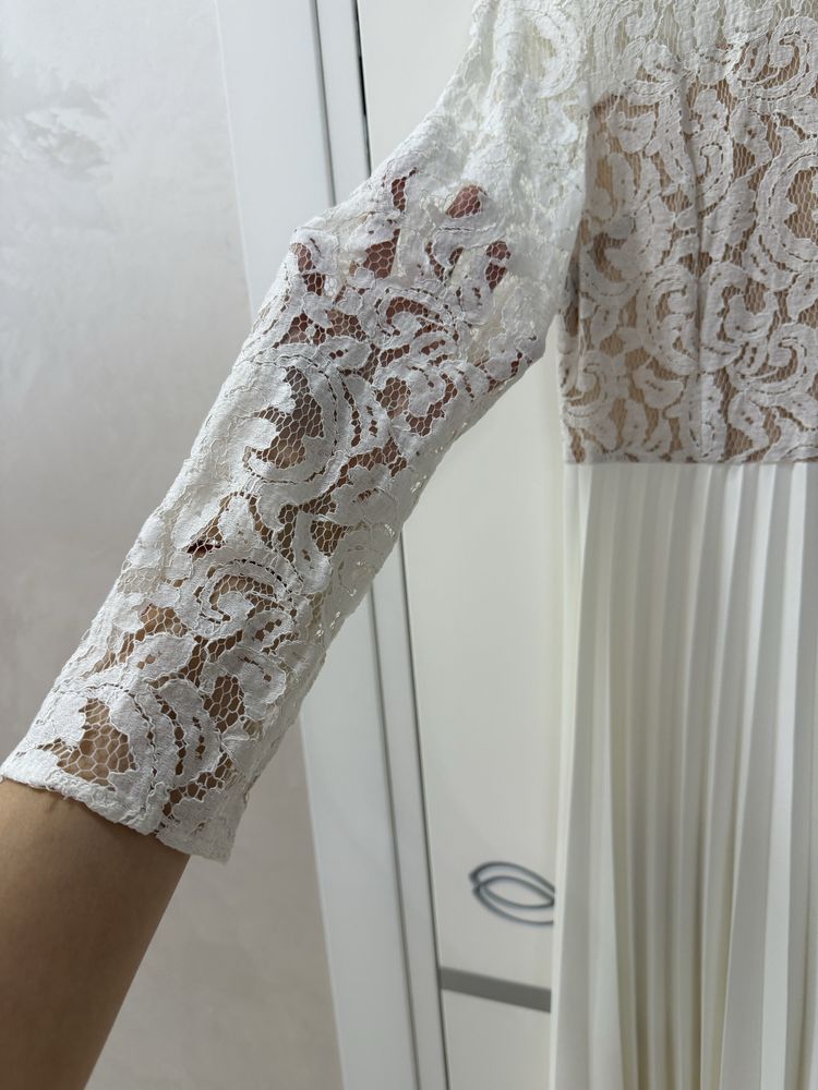 Белое кружевное платье Must Have