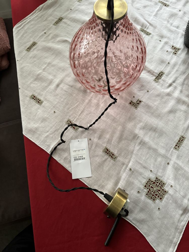 Lampa sufitowa z TKMax różowa szklana ze zlotym