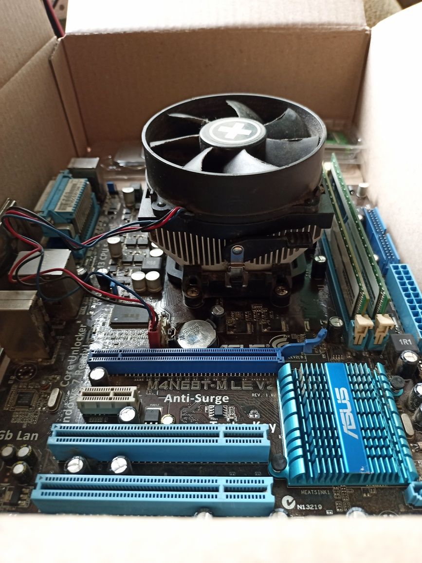 Материнская плата Asus M4N + кулер + процессор Атлон 3Гц + память DD3