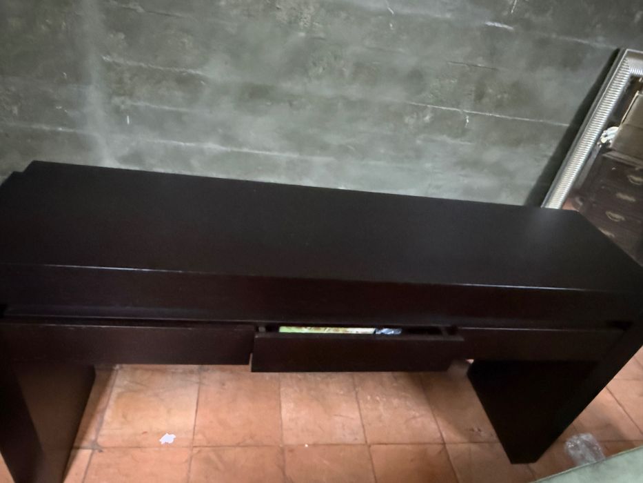 Móvel de apoio castanho