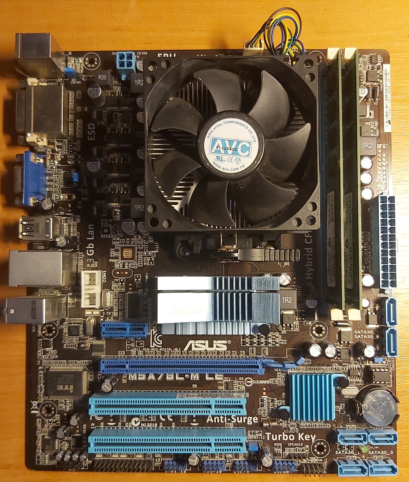 Asus M5A78L-M LE AMD Athlon II 240 Crucial DDR3 8Gb 1600MHz
