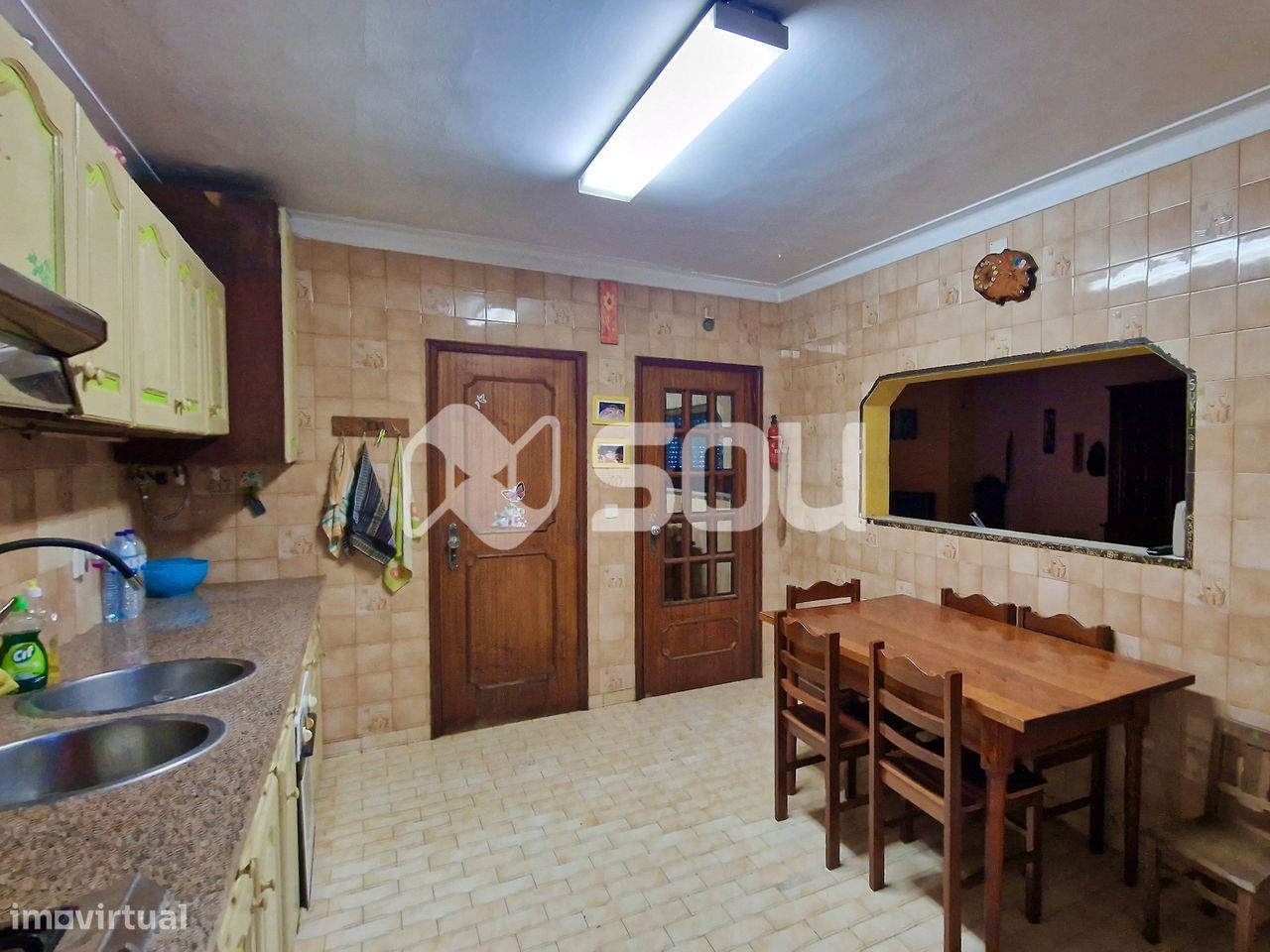 Quarto para arrendamento em Custóias