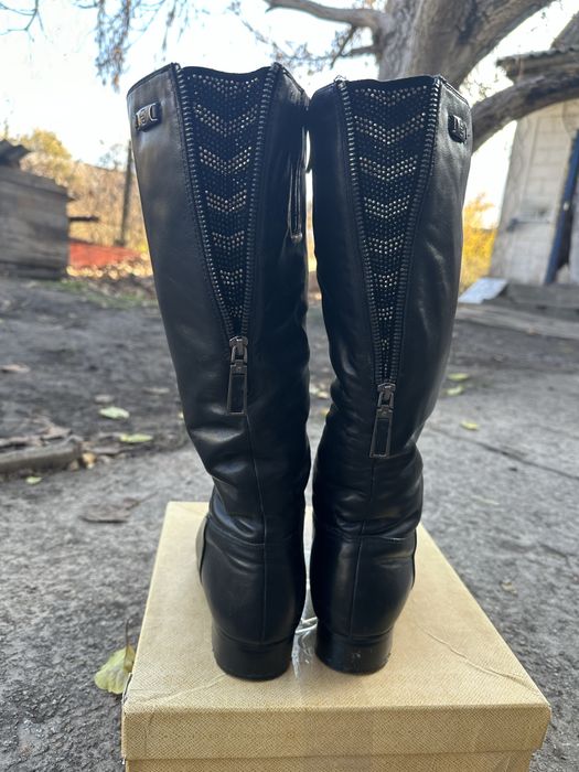 Шкіряні , зимові сапоги.