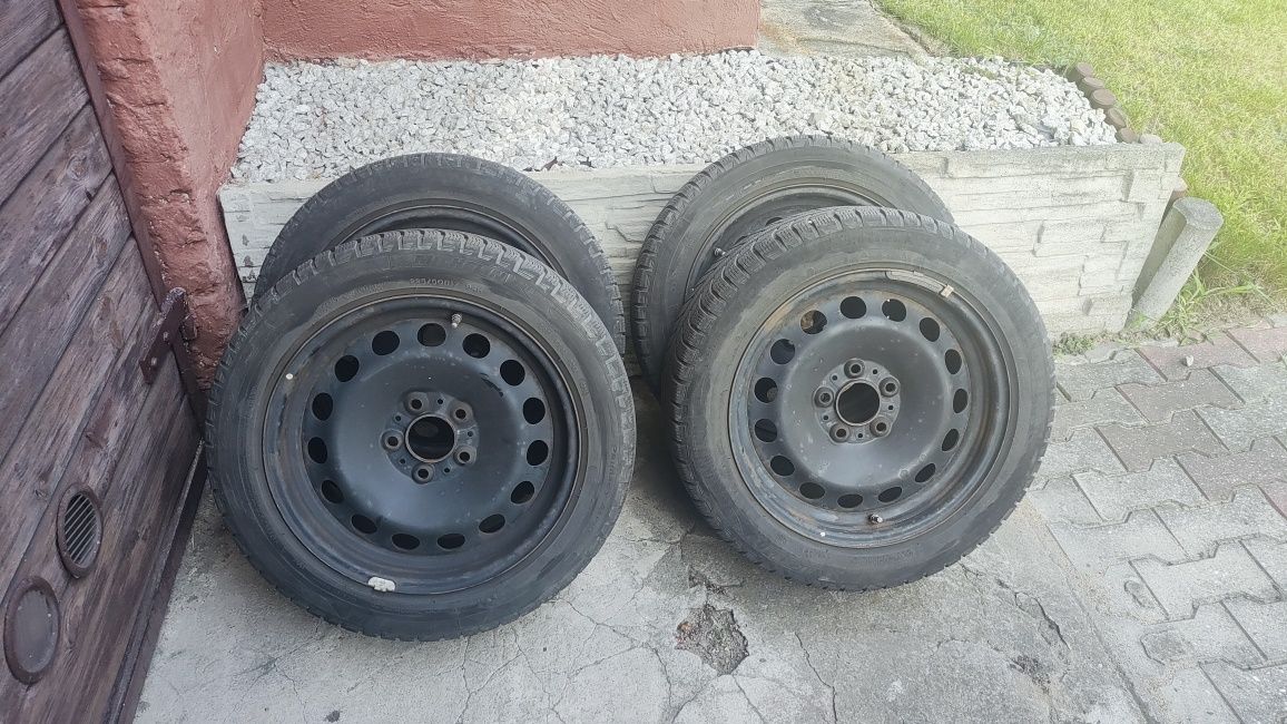 Felgi stalowe 5x120 z oponami zimowymi Michelin