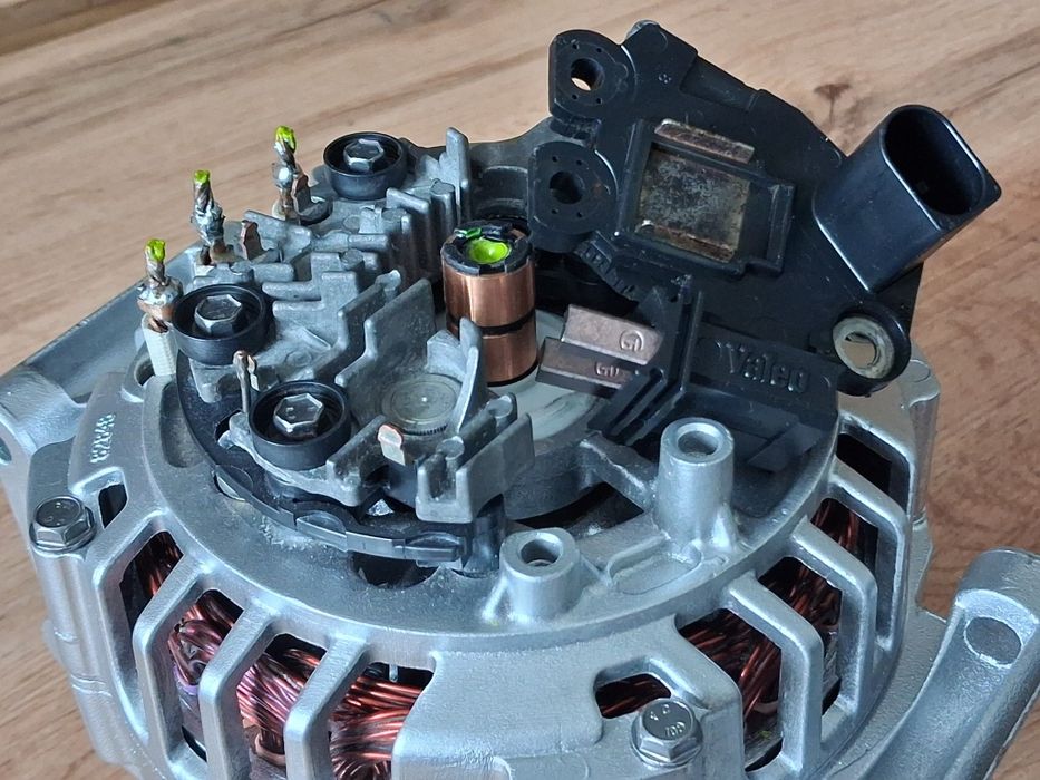 Alternator Valeo 120A Audi A4 B6  1.6 1.8T 2.0 Alt i FSI  B7