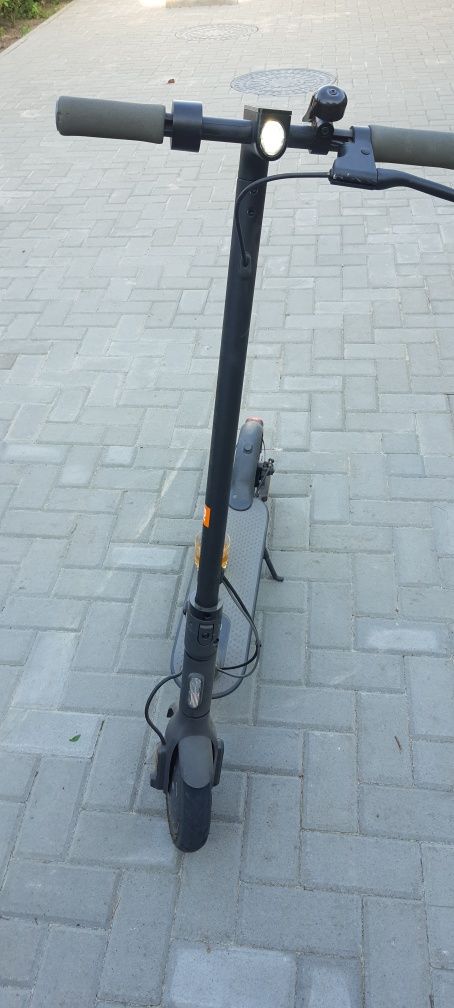 Электросамокат Xiaomi Mi Electric Scooter Essential Black