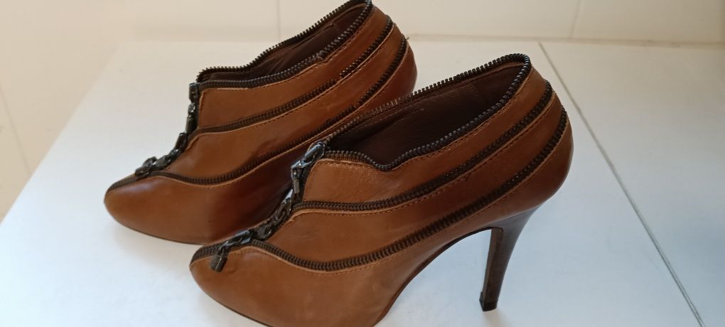 Sapatos Caramelo