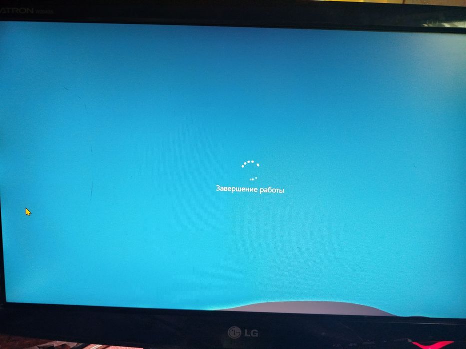 Монитор LG с дефектом