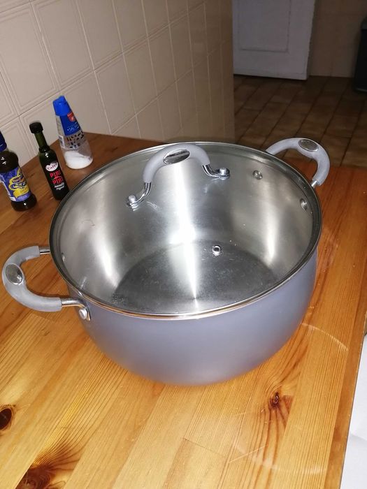 Oportunidade! Panela GRANDE, NOVA e NUNCA USADA!