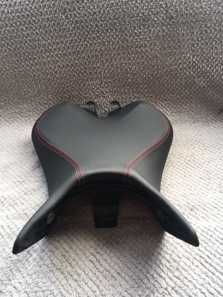Siedzenie przednie Triumph Speed Triple R RS 1050