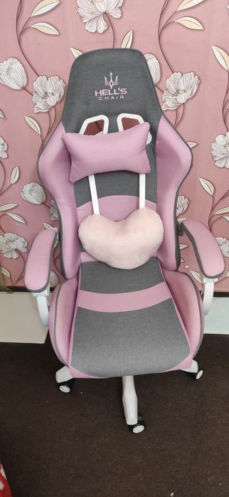 Крісло для геймерів.