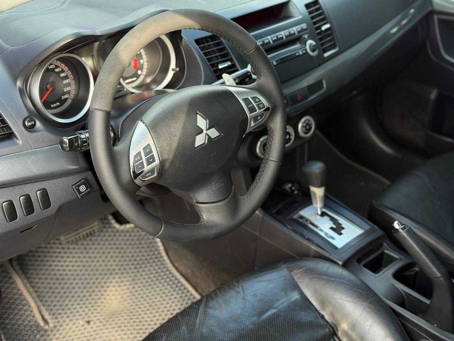 Максимальный Mitsubishi Lancer 10 2008, 2.0 газ/бензин, автомат