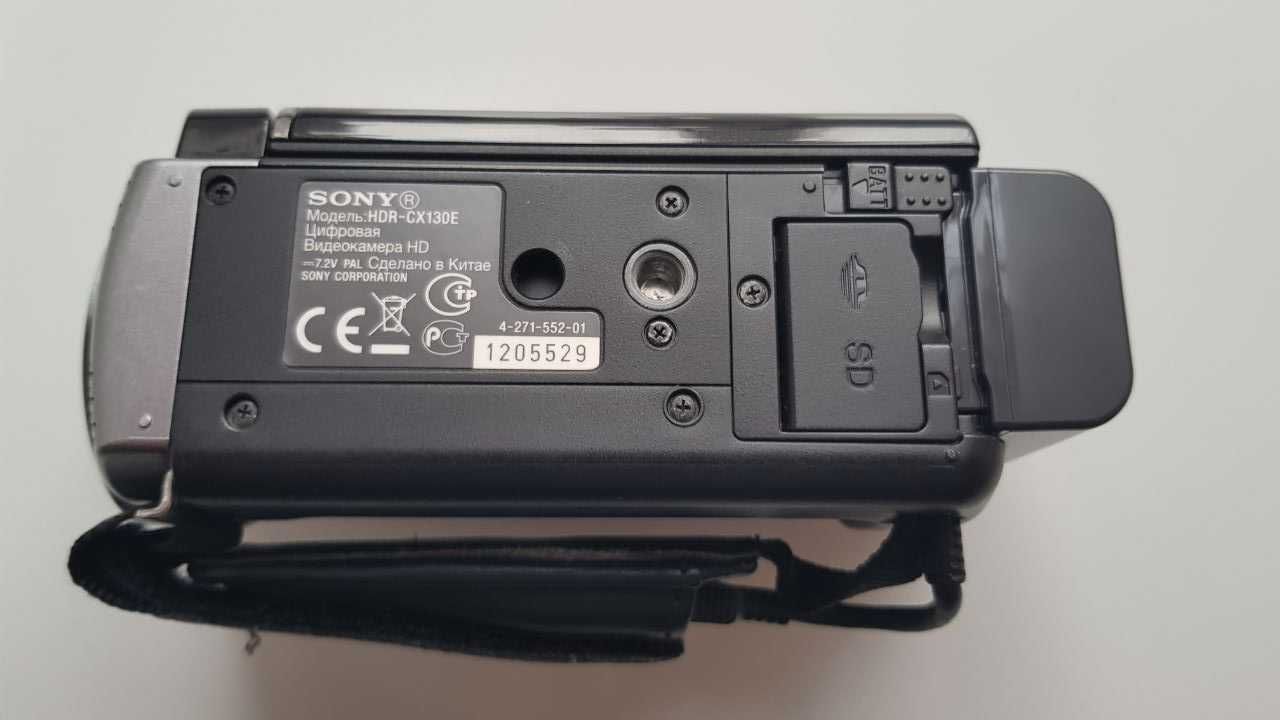 Видеокамера Sony HDR-CX130E Black. Состояние идеальное.