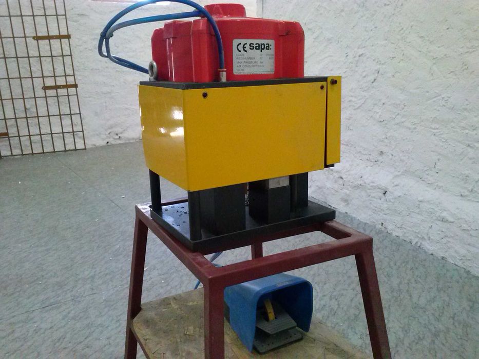 Prasa do wybijania otworów Ponzio, Aluprof, Reynaers, Sapa, WINKHAUS