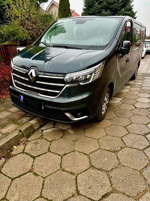 Wynajem busa Renault Trafic – 9 osób – 250 zł od pierwszej doby.