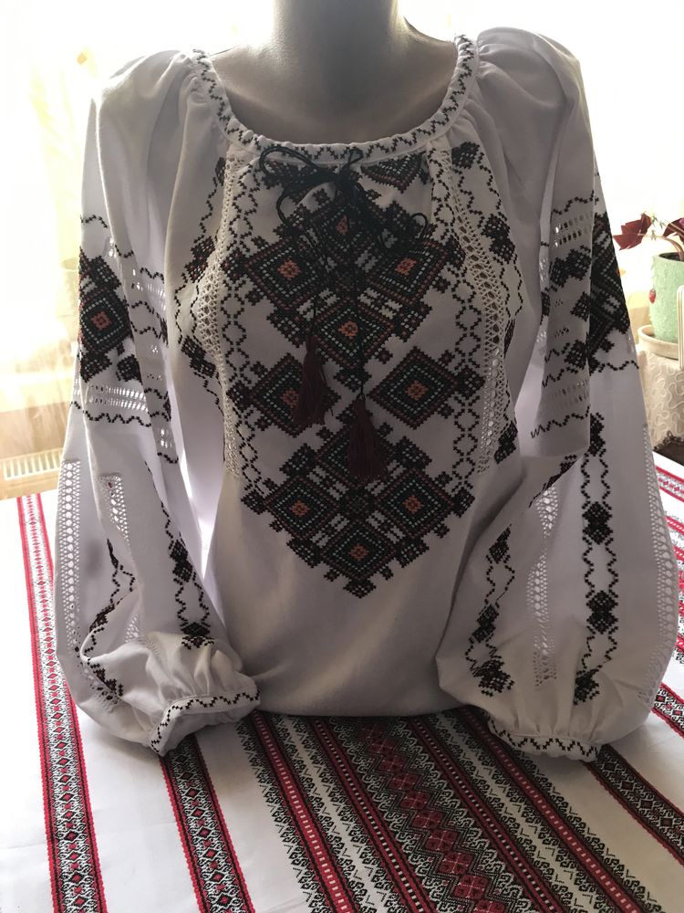Вишиванка жіноча
