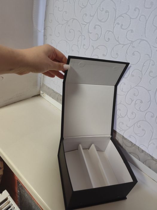 Коробки, пакування на магнітах