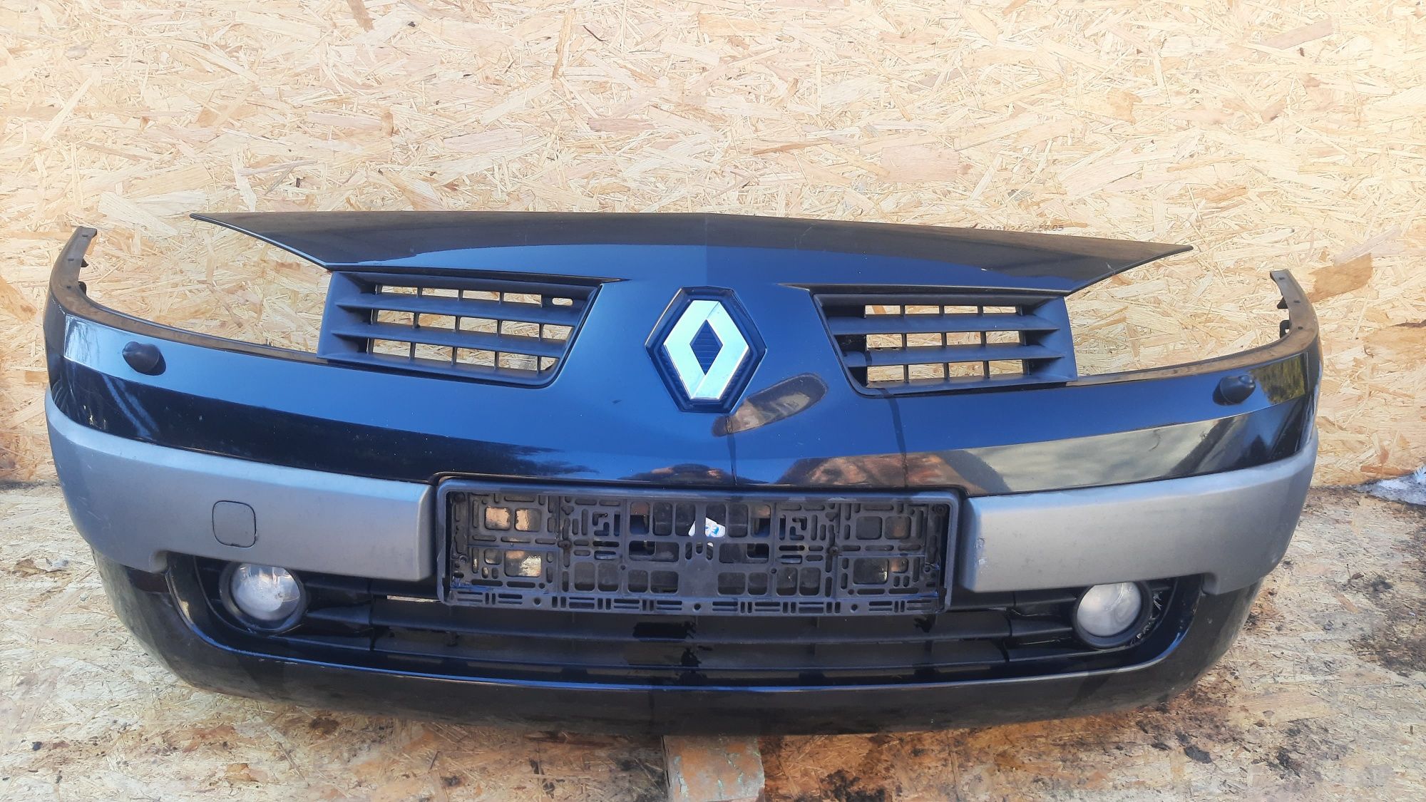 Lak. NV676 zderzak przedni Renault Megane 2 II skryski