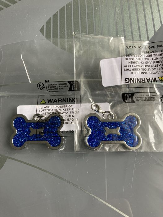 Zawieszka do obroży z karabińczykiem, kość brokatowa.