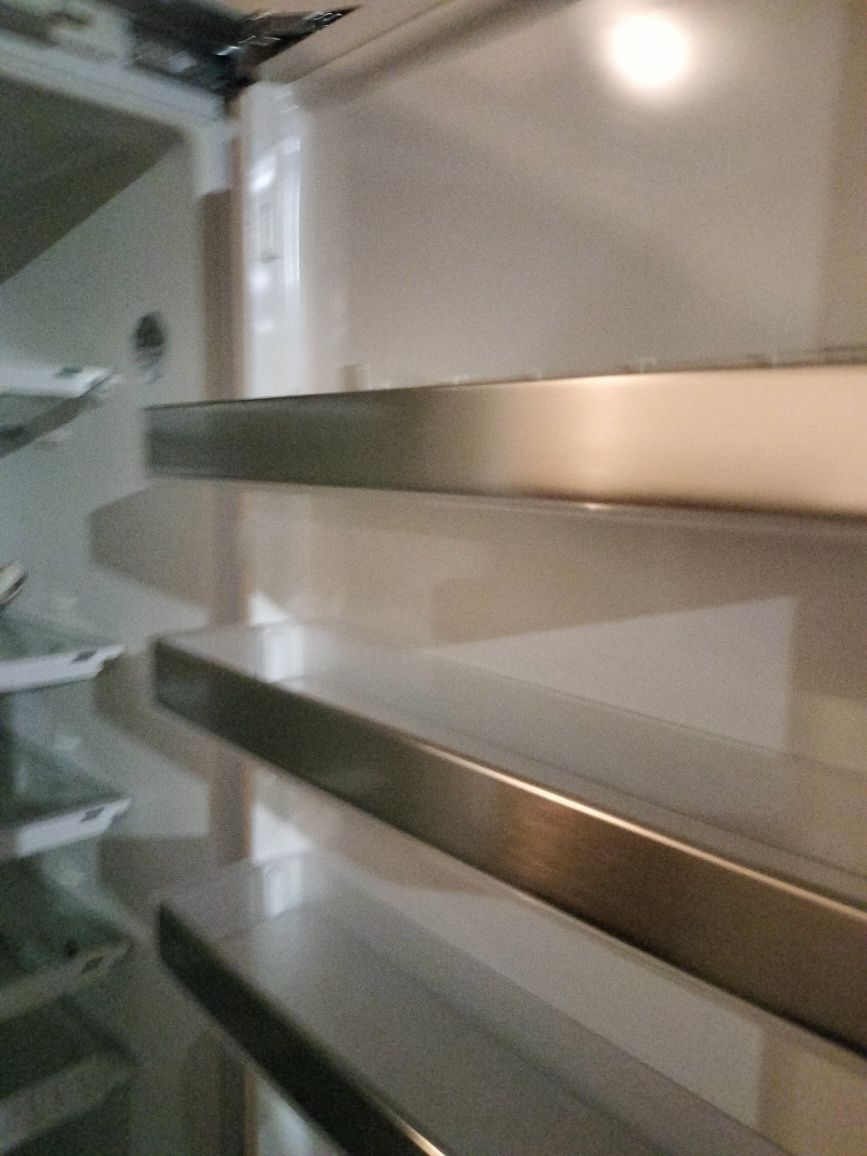 Frigorífico combinado de encastrar Siemens