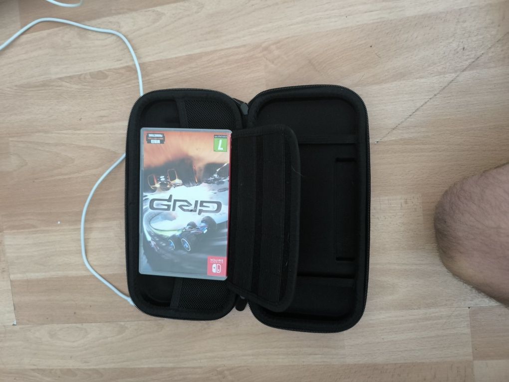 Vendo nintendo switch impecável