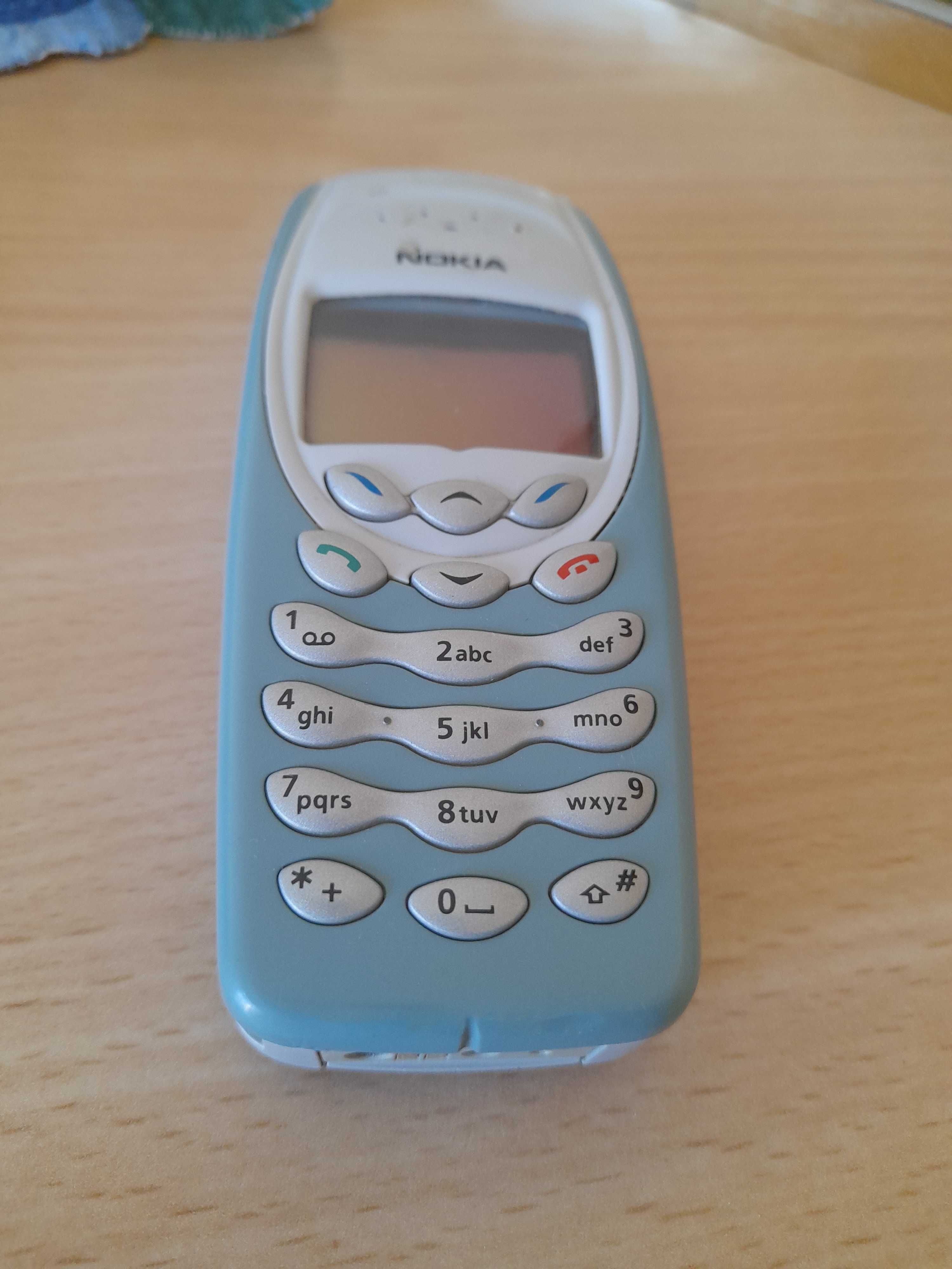 Para colecionadoresTelemovel Nokia 3410 a funcionar com o carregador