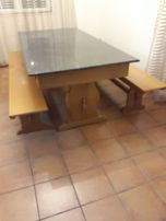 Mesa de churasqueira com pedra de granito e com dois bancos 2.15 x1.05