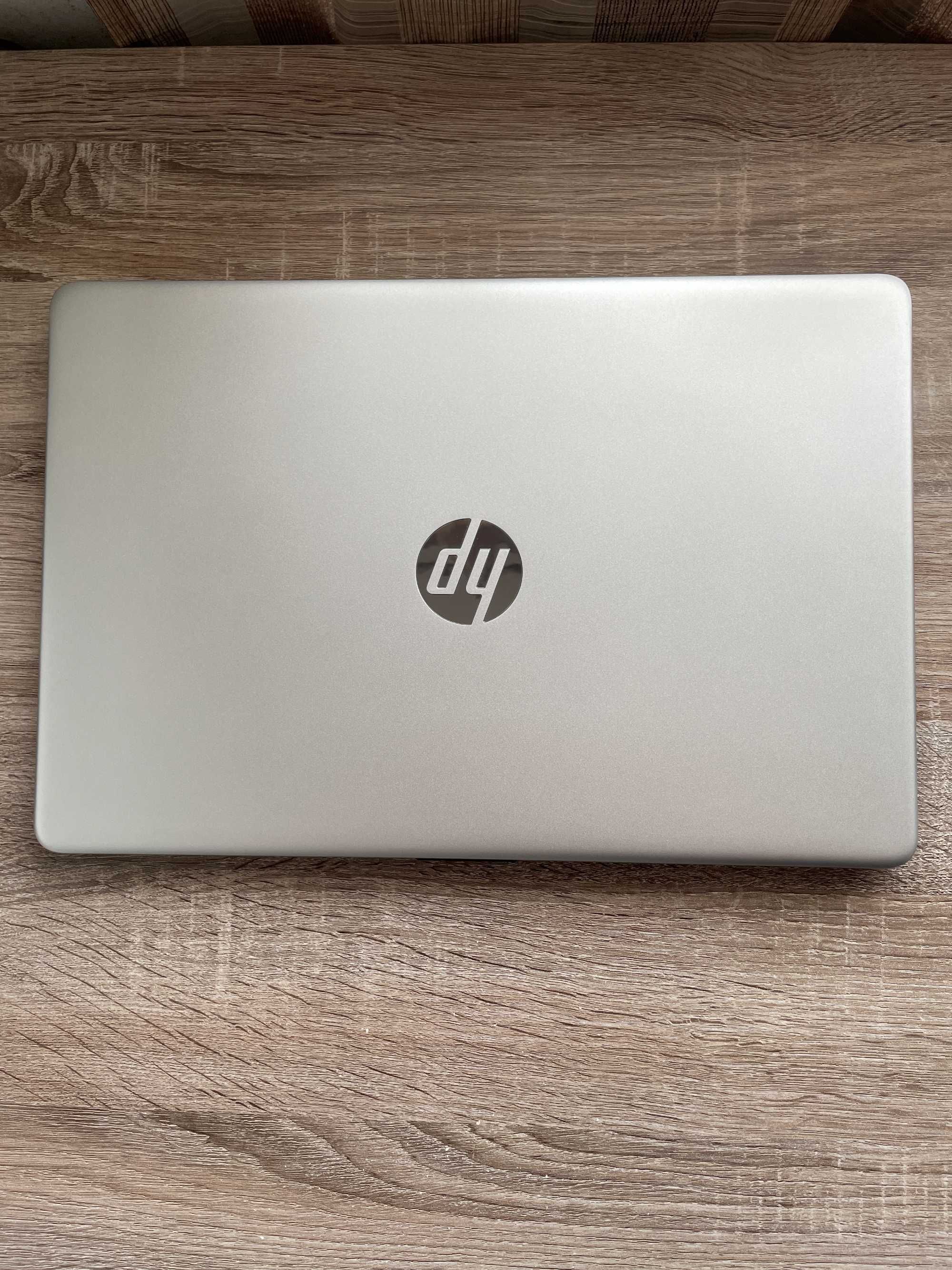 Laptop HP 15s Excelente Estado - Ryzen 7 - 16GB Ram - 512GB